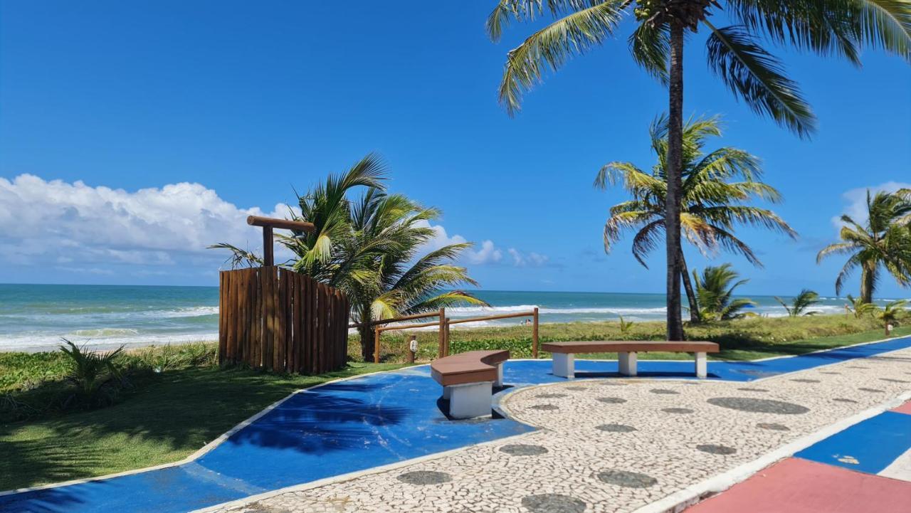 Apartamento espetacular na MELHOR praia da Bahia, GUARAJUBA é uma das únicas praias com selo azul do Brasil -Luxo, lazer, diversão e tranquilidade! Projetado para que você tenha a melhor experiência em hospedagem - Condominio tipo resort, o mais proc Camaçari Exterior foto